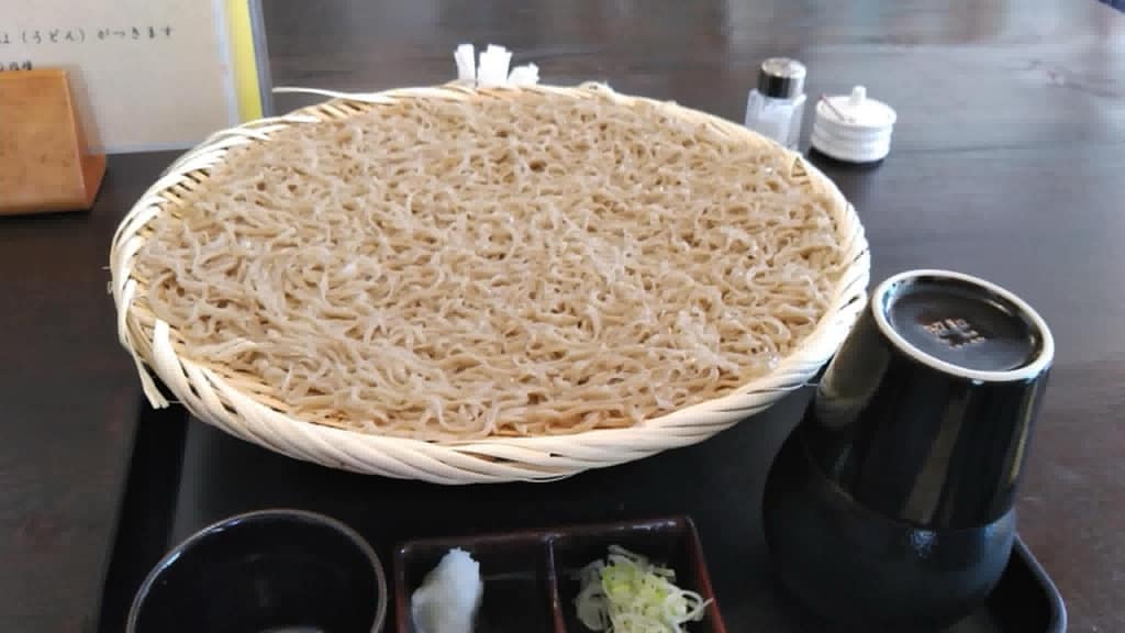 店主 参拝後の蕎麦