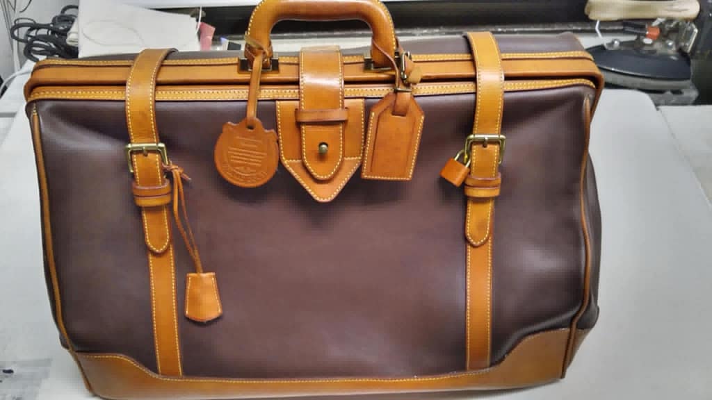 衣類のお医者さん クリーニングオオタ カビ除去後の革バッグ クリーニング仕上がり