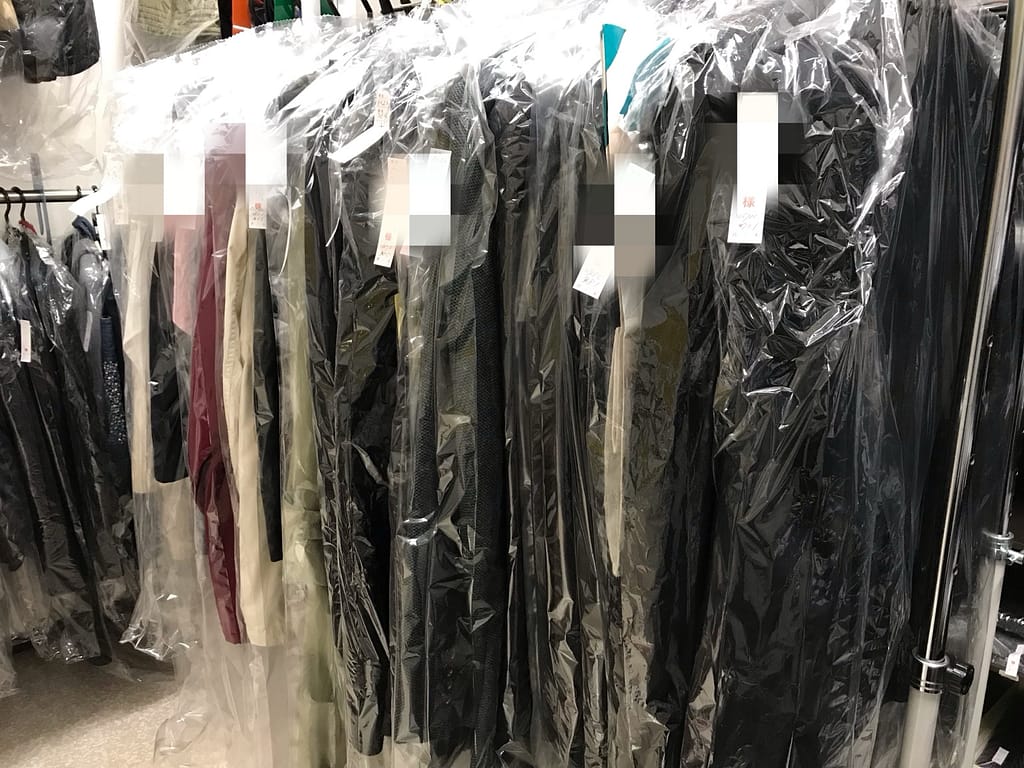 預かり衣類の管理・保管の様子(白友舎)