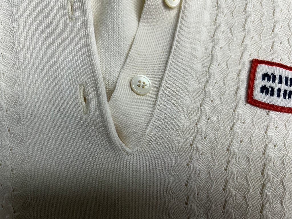 ハイブランドニット 塩素焼け 化学変色 染み抜き前 ㈱イウチ せんたく屋太郎