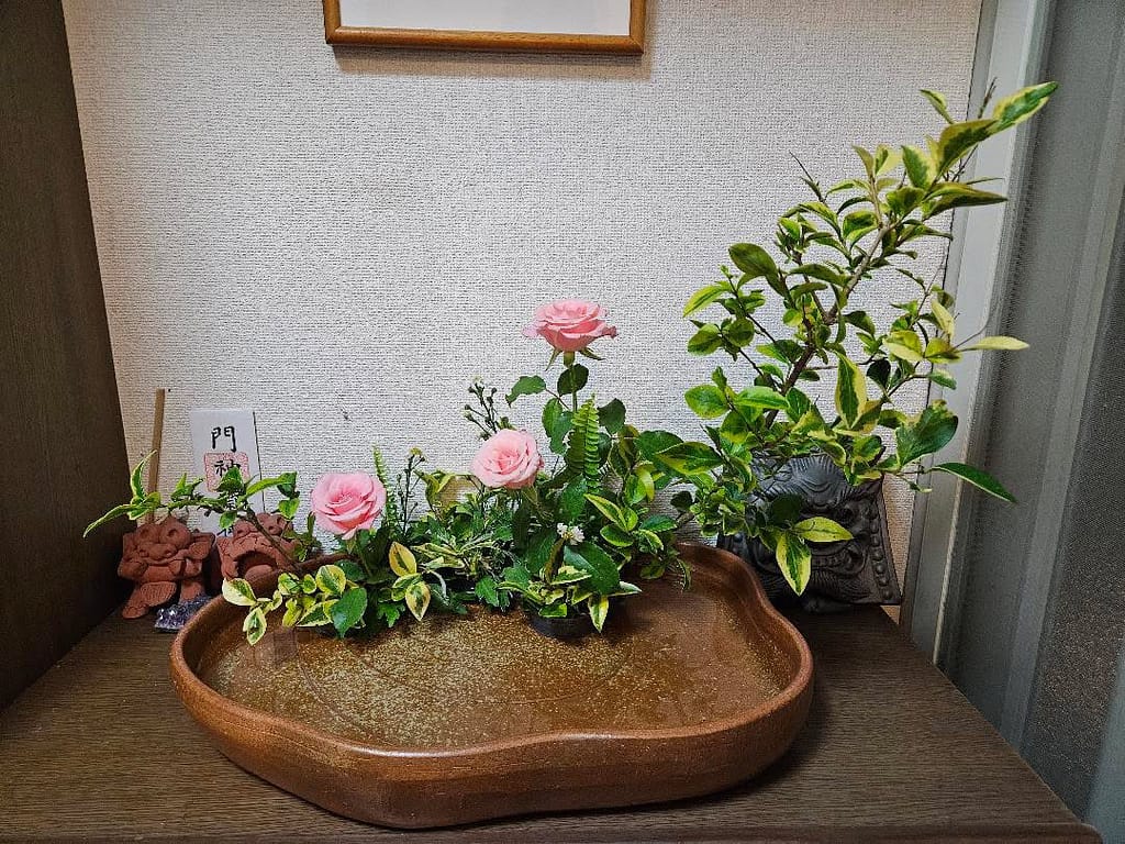 生け花を楽しむクリーニングジャブジャブ店主の奥様