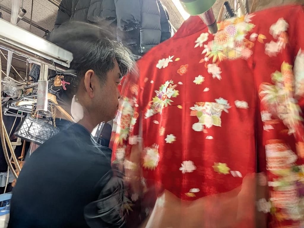 一着ずつ丁寧に確認するしのくまクリーニング
