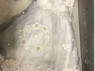 変色除去後の白いドレス レース復元事例