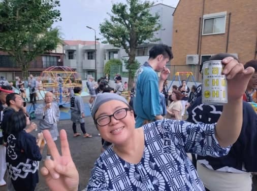 地域のお祭りに参加する店主 新宿区上落合