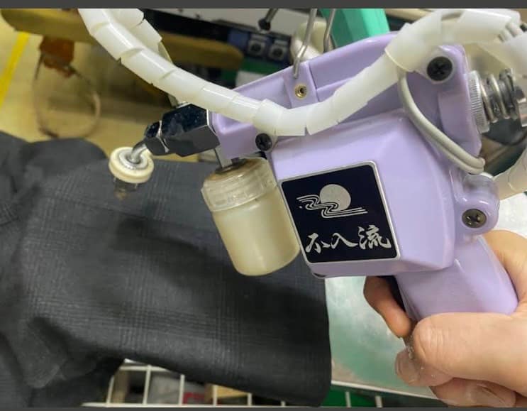 不入流の技術で使用するグレースクリーニング権太坂店のしみ抜き専用機材