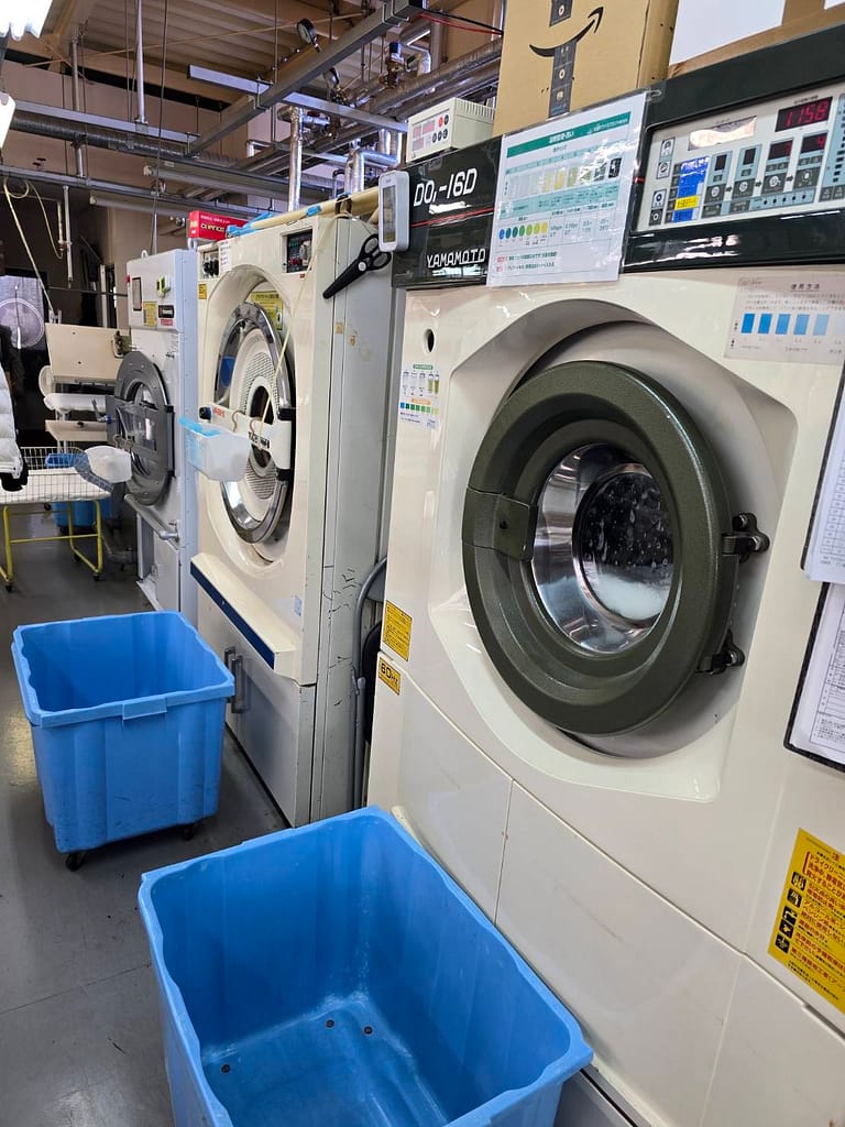 クリーニングひまわりの業務用洗濯機設備