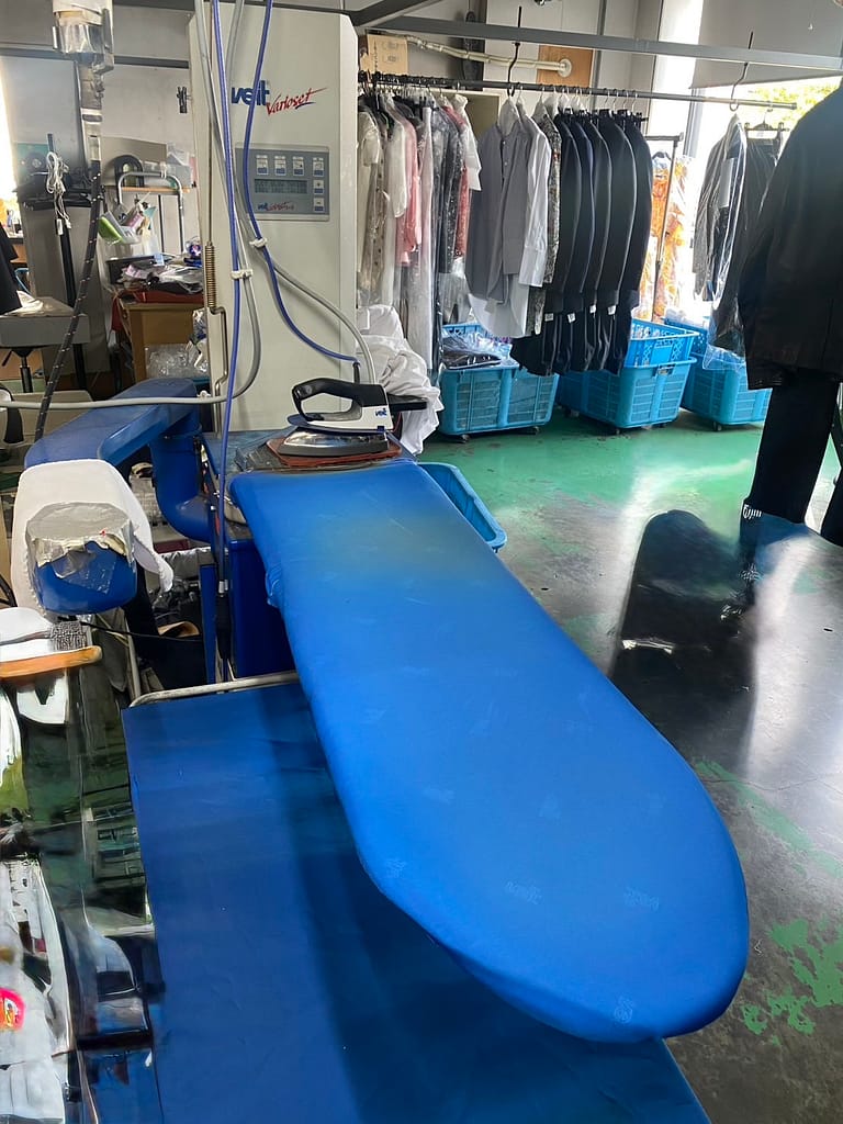 ドイツ・ファイト社製アイロンシステムによる立体仕上げ設備